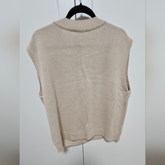 Oak + Fort Vest - Picture 2 of 5